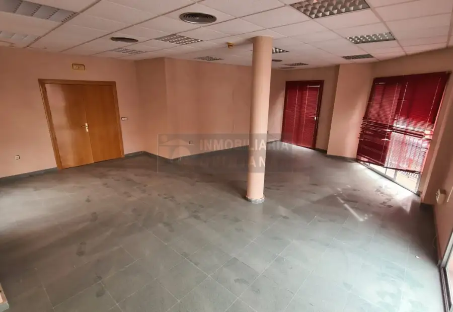 En venta complejo de oficinas zona comercial en Quintanar de la Orden