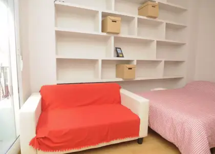 Habitación amueblada con balcón en piso compartido, Ciutat Vella en Valencia