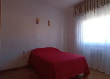 Habitación en piso compartido de 2 habitaciones en Bargas, gastos incluidos, solo mujeres, profesionales. en Toledo