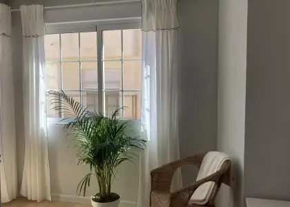 Habitación en piso compartido de 4 habitaciones en Alicante - Solo mujeres profesionales en Alicante (Alacant)