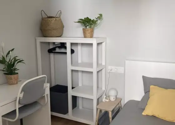 Habitación en piso compartido de 4 habitaciones en Alicante - Solo mujeres profesionales en Alicante (Alacant)