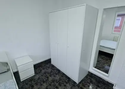 Habitación en piso compartido de 4 habitaciones en alquiler en Zaragoza perfecta para estudiantes. en Zaragoza