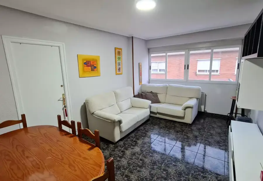 Habitación en piso compartido de 4 habitaciones en alquiler en Zaragoza perfecta para estudiantes. en Zaragoza
