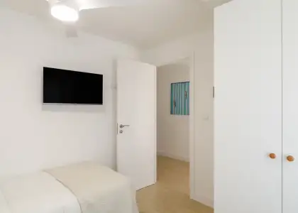 Habitación en piso compartido de 5 dormitorios en alquiler en Alicante, ideal para estudiantes y profesionales. en Alicante (Alacant)