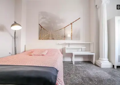 Habitación en piso compartido de 5 habitaciones en alquiler en Russafa, perfecta para estudiantes. en Valencia