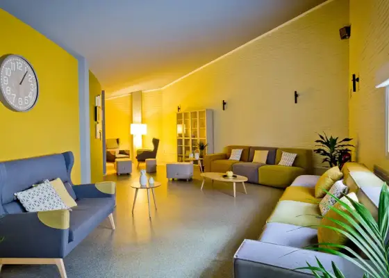 Habitación en piso compartido en alquiler en Ensanche-Zabalgunea, Pamplona, perfecta para estudiantes.