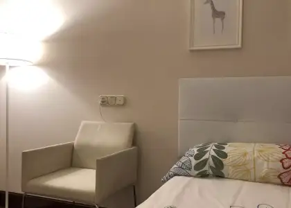 Habitación en un piso compartido de 4 habitaciones en alquiler en Indautxu, todos los gastos incluidos. en Bilbao