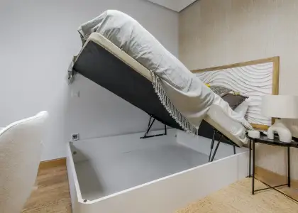 Habitación en un piso compartido de 5 dormitorios en alquiler en Legazpi. en Madrid