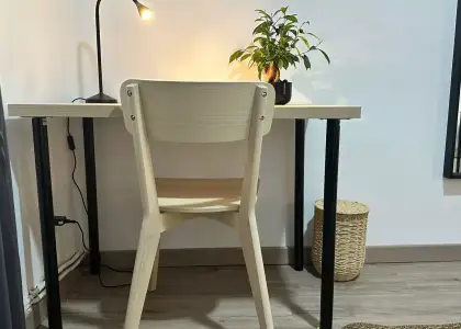 Habitación en un piso compartido de 5 habitaciones en Embajadores, todos los gastos incluidos, solo para profesionales y estudiantes. en Madrid