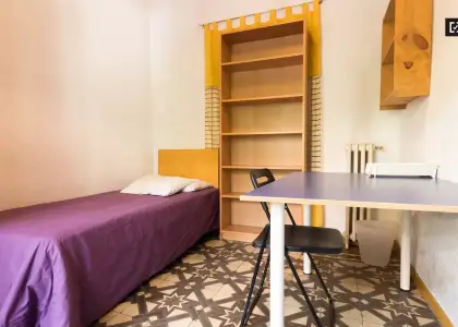 Habitación en un piso compartido de 7 habitaciones en alquiler en Gaztambide para estudiantes. en Madrid