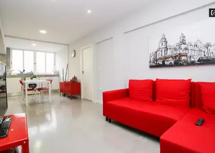 Habitación equipada en piso compartido, Poblats Maritim. en Valencia
