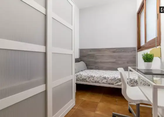 Habitación interior en apartamento de 7 dormitorios, Ciutat Vella en Valencia