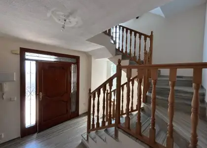 Impresionante chalet. Amplio, elegante, con jardín y gran garaje. en Puertollano