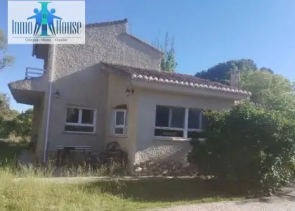 INMOHOUSE VENDE – Chalet de lujo entre naturaleza y ciudad, Urbanización Aguasol, Albacete. en Albacete