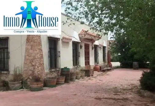 Inmohouse vende excelente terreno en casco urbano de Albacete.