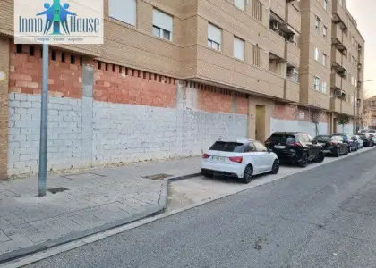 Inmohouse vende o alquila local en santa teresa en Albacete