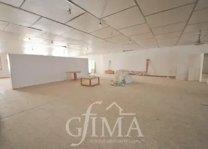 Local comercial de 998 m² muy próximo a Calle Doña Crisanta en Tomelloso