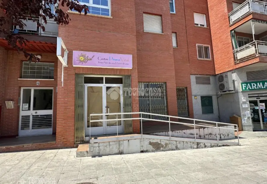 Local comercial en alquiler en Toledo - Polígono S.m. Benquerencia, Polígono, 900 € / Mes, 98 m2, ref. 661630 en Toledo