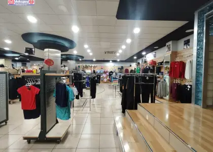 Local en funcionamiento junto a Plaza de España de Más de 500 metros en Alcázar de San Juan