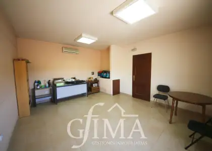 Nave en alquiler por el polígono industrial con 500 m2 de parcela en Tomelloso