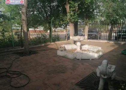 Negocio de hostelería con vivienda y licencia en uso complejo lagunar en Villafranca de los Caballeros