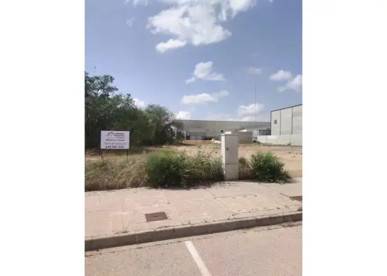 Parcela de nueva construcción en venta en Manzanares