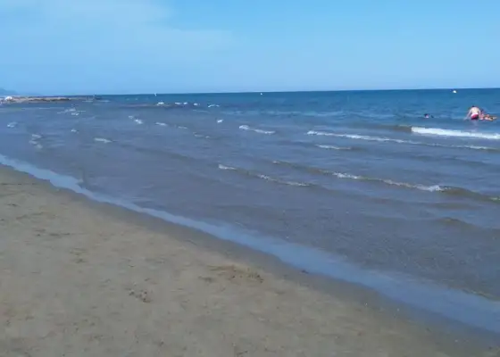 Piso de 2 dormitoiors y dos baños con garaje y piscina en marinador en Castellon Castello de la Plana