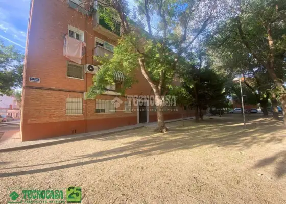 Piso en venta en Ciudad Real - Ciudad Real, 75.000 €, 65 m2, ref. 658772
