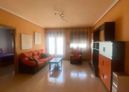 Piso en venta en Herencia, Avenida De Alcázar, de 100 m2 con 2 dormitorios, baño, plaza de garaje y balcón por 120.000 €, Ref. 0436 en Herencia