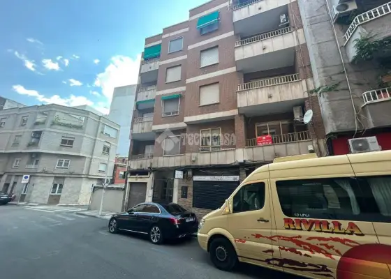Piso en venta en Puertollano - Puertollano, 106.000 €, 128 m2, ref. 661844