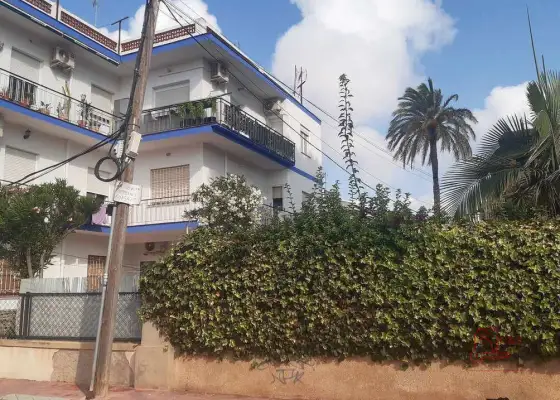 Piso en venta en San Javier, de 61 m2 con 3 dormitorios, baño y 2 terrazas por 140.000 €, Ref. 0433
