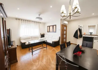 Preciosa casa adosada de estilo rústico en Tomelloso