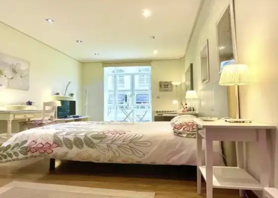 Se alquila habitación en apartamento de 4 dormitorios en Abando e Indautxu en Bilbao