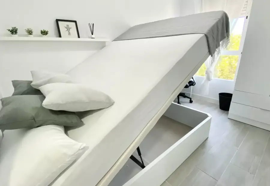 Se alquila habitación en apartamento de 4 dormitorios en Getafe, Madrid en Madrid