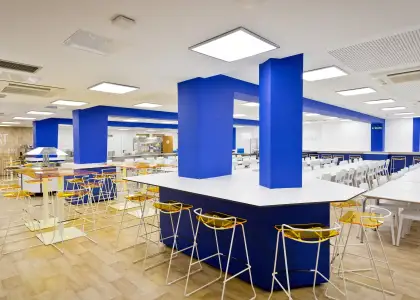 Se alquila habitación en piso compartido de 1 habitación en Ensanche-Zabalgunea, gastos incluidos, solo estudiantes. en Pamplona