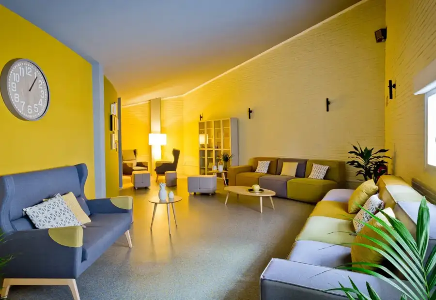 Se alquila habitación en piso compartido de 1 habitación en Ensanche-Zabalgunea, gastos incluidos, solo estudiantes. en Pamplona