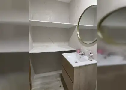 Se alquila habitación en piso compartido de 3 habitaciones en Murcia solo para estudiantes. en Murcia