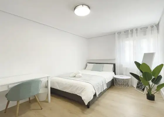 Se alquila habitación en piso compartido de 3 habitaciones en Santander.