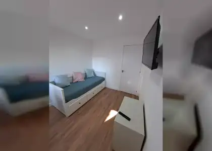 Se alquila habitación en piso compartido de 4 habitaciones en La Creu del Grau, solo chicas en Valencia