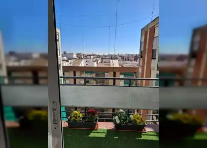 Se alquila habitación en piso compartido de 4 habitaciones en La Creu del Grau, solo chicas en Valencia
