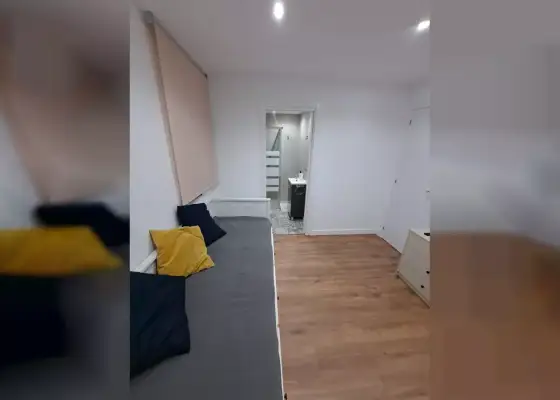 Se alquila habitación en piso compartido de 4 habitaciones en La Creu del Grau, solo chicas en Valencia