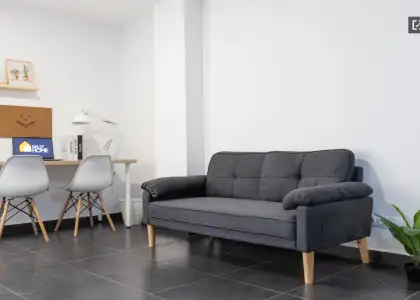Se alquila habitación en piso compartido de 4 habitaciones en Yuncos, todos los gastos incluidos. en Toledo