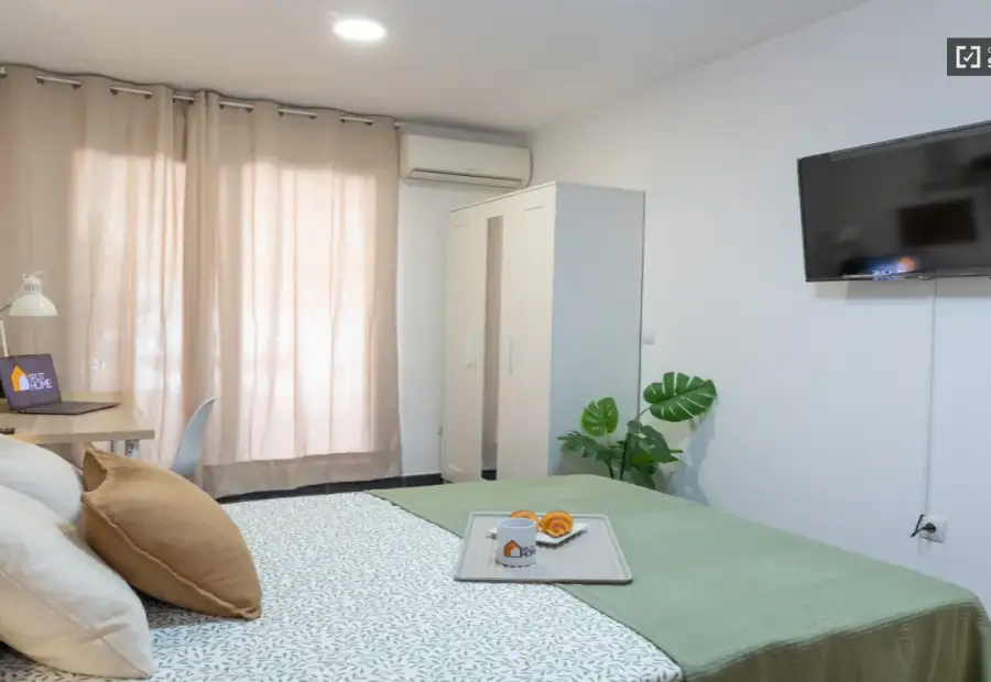 Se alquila habitación en piso compartido de 4 habitaciones en Yuncos, todos los gastos incluidos. en Toledo