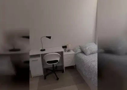Se alquila habitación en piso compartido de 4 habitaciones en Zaragoza, solo chicas en Zaragoza