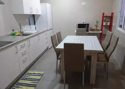 Se alquila habitación en piso compartido de 5 habitaciones en Alicante, gastos incluidos, solo estudiantes en Alicante (Alacant)