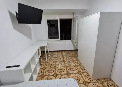 Se alquila habitación en piso compartido de 5 habitaciones en Zaragoza, solo estudiantes en Zaragoza