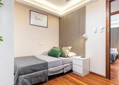 Se alquila habitación en piso compartido de 6 habitaciones en Alicante, todos los gastos incluidos. en Alicante (Alacant)