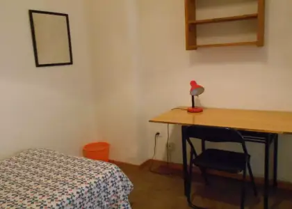 Se alquila habitación en piso compartido de 7 habitaciones en Gaztambide en Madrid