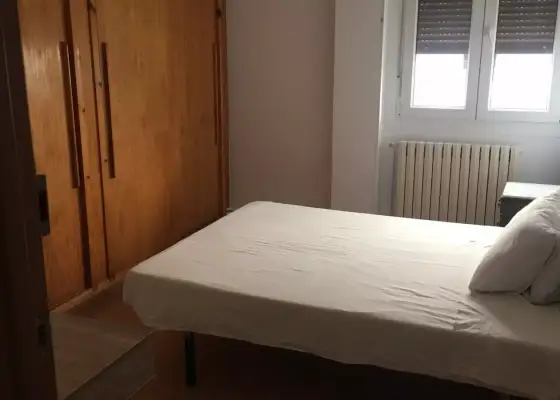 Se alquila habitación en piso compartido en Pamplona