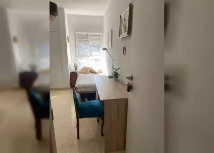 Se alquila habitación en piso de 3 dormitorios en alquiler en Alicante en Alicante (Alacant)